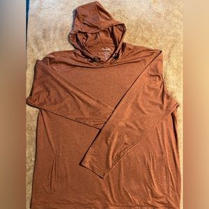 Men’s pullover long sleeved shirt, xxl, brown.